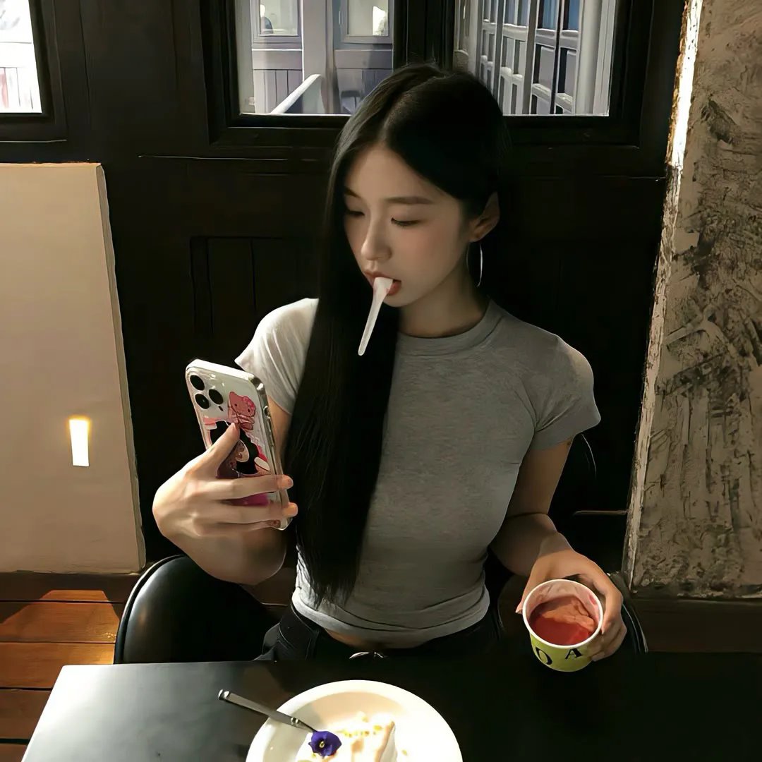 女大学生